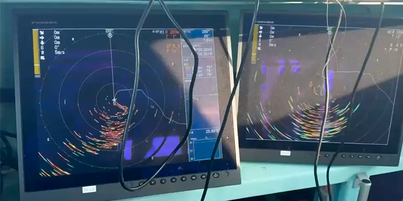 ソナー映像を2つモニターに分割し、より見やすく表示（FSV-85 MARK-2）